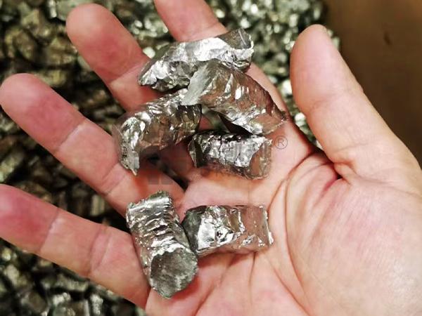 Crystalline zirconium