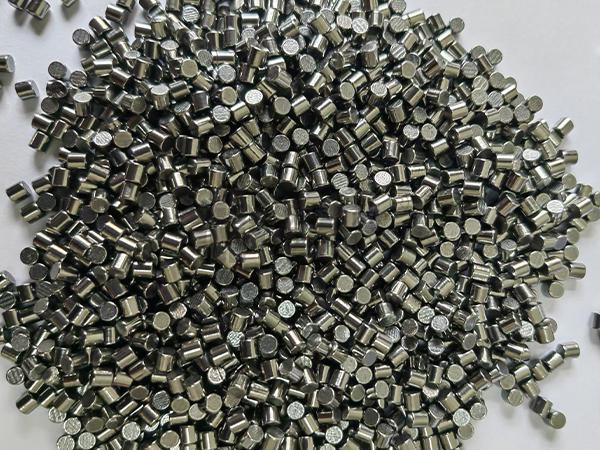 Zirconium particles