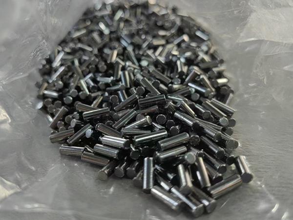 Zirconium particles